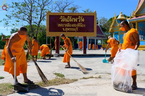 ภาพ No.69166:พระธรรมยาตรา ปฏิบัติศาสนกิจ ทำนุบำรุงศาสนสถาน, สวดธรรมจักร, ปฏิบัติธรรม ร่วมกับชุมชน,นักเรียนเด็กดีวีสตาร์ และร่วมพิธีทอดผ้าป่าบำรุงศาสนสถาน ในโครงการธรรมยาตรากตัญญูบูชา มหาปูชนียาจารย์ พระมงคลเทพมุนี(สด จนฺทสโร) พระผู้ปราบมาร อนุสรณ์สถาน 7 แห่ง ปีที่ 11