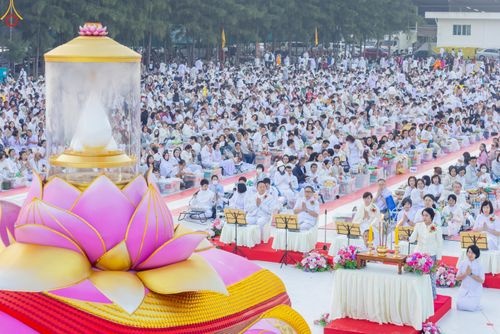 ภาพ No.292344:วันที่ 11 มกราคม พ.ศ. 2569 พิธีตักบาตรพระธรรมยาตรา ณ อนุสรณ์สถานคลองบางนางแท่น อ.สามพราน จ.นครปฐม ในโครงการธรรมยาตรา กตัญญูบูชา มหาปูชนียาจารย์ พระมงคลเทพมุนี(สด จนฺทสโร) พระผู้ปราบมาร อนุสรณ์สถาน 7 แห่ง ปีที่ 14