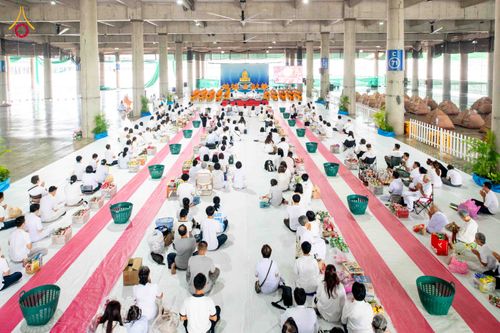 ภาพ No.342918:วันอาทิตย์ที่ 9 สิงหาคม พ.ศ.2569 พิธีตักบาตรฉลองพระใหม่ โครงการบรรพชาและอุปสมบทหมู่ รุ่นเข้าพรรษา ณ มหารัตนวิหาคด คอร์ 26 วัดพระธรรมกาย