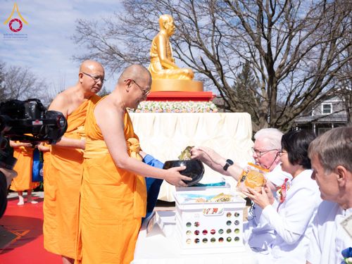 ภาพ No.319029:วันที่ 29 มีนาคม พ.ศ.2569 พิธีทอดผ้าป่าวัดพระธรรมกาย 20 ศูนย์สาขา และการประชุมภาคพื้นอเมริกา ไตรมาสที่ 1/2569 วัดพระธรรมกายชิคาโก ประเทศสหรัฐอเมริกา