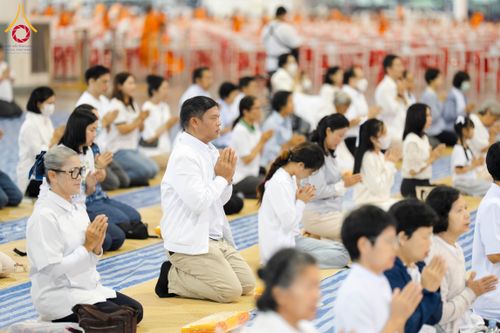 ภาพ No.306241:วันที่ 30 มกราคม พ.ศ. 2569 พิธีถวายภัตตาหารเป็นสังฆทาน แด่พระธรรมยาตรา ณ วัดพระธรรมกาย  จังหวัดปทุมธานี ในโครงการธรรมยาตรา กตัญญูบูชา มหาปูชนียาจารย์ พระมงคลเทพมุนี(สด จนฺทสโร) พระผู้ปราบมาร อนุสรณ์สถาน 7 แห่ง ปีที่ 14