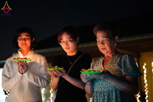 ภาพ No.326122:วันเสาร์ที่ 25 เมษายน พ.ศ.2569 จัดงาน CANDLELIGHT MEDITATION & VIGIL ณ วัดพระธรรมกายเทนเนสซี ประเทศสหรัฐอเมริกา