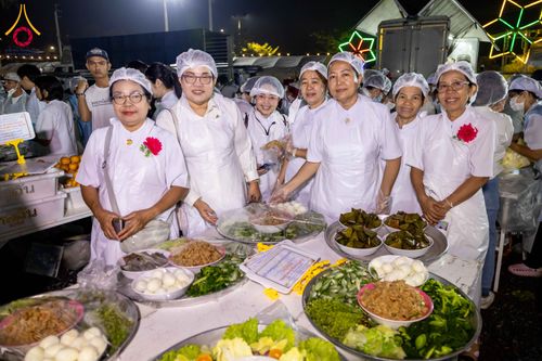 ภาพ No.296601:วันที่ 18 มกราคม พ.ศ. 2569 พิธีถวายภัตตาหารเป็นสังฆทาน แด่พระธรรมยาตรา ณ วัดโบสถ์บน ต.บางคูเวียง จ.นนทบุรี อนุสรณ์สถานลำดับที่ 4 สถานที่เกิดด้วยกายธรรม ในโครงการธรรมยาตรา กตัญญูบูชา มหาปูชนียาจารย์ พระมงคลเทพมุนี(สด จนฺทสโร) พระผู้ปราบมาร อนุสรณ์สถาน 7 แ