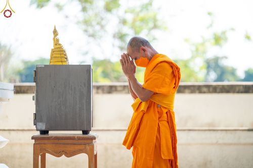 ภาพ No.71724:พระธรรมยาตรา ปฏิบัติศาสนกิจ ทำนุบำรุงศาสนสถาน, สวดธรรมจักร ,ปฏิบัติธรรม ร่วมกับชุมชน,นักเรียนเด็กดีวีสตาร์ และร่วมพิธีทอดผ้าป่าบำรุงศาสนสถาน ในโครงการธรรมยาตรากตัญญูบูชา มหาปูชนียาจารย์ พระมงคลเทพมุนี(สด จนฺทสโร) พระผู้ปราบมาร อนุสรณ์สถาน 7 แห่ง ปีที่ 11