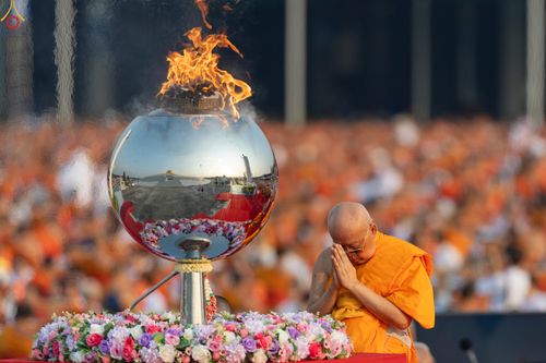 ภาพ No.324004:วันที่ 22 เมษายน พ.ศ.2569 (วันคุ้มครองโลก) พิธีถวายมหาสังฆทาน 40,000 กว่าวัดทั่วประเทศ ณ ลานธรรม พระมหาธรรมกายเจดีย์ วัดพระธรรมกาย