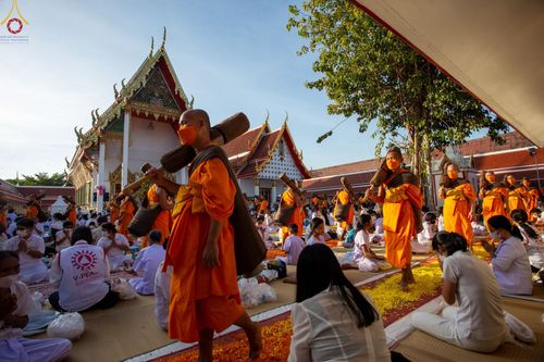 ภาพ No.70730:พิธีต้อนรับพระธรรมยาตรา ในโครงการธรรมยาตรากตัญญูบูชา มหาปูชนียาจารย์ พระมงคลเทพมุนี(สด จนฺทสโร) พระผู้ปราบมาร อนุสรณ์สถาน 7 แห่ง ปีที่ 11 วันที่ 14 มกราคม พ.ศ. 2566 ณ อนุสรณ์สถานลำดับที่ 3 สถานที่เกิดในเพศสมณะ วัดสองพี่น้อง อ.สองพี่น้อง จ.สุพรรณบุรี