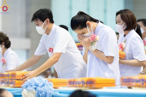 ภาพ No.92306:พิธีทอดกฐินธรรมชัยเพื่อสร้างอาคาร 115 ปี คุณยายอาจารย์มหารัตนอุบาสิกาจันทร์ ขนนกยูง อาทิตย์ต้นเดือนที่ 5 พฤศจิกายน พ.ศ. 2566 ณ วัดพระธรรมกาย จ.ปทุมธานี