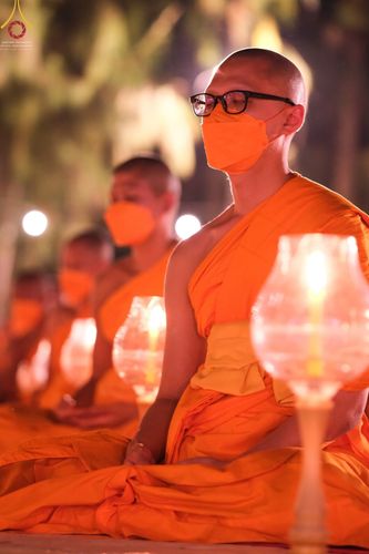 ภาพ No.69387:พิธีจุดประทีปถวายเป็นพุทธบูชา และบูชาธรรมมหาปูชนียาจารย์ ในโครงการธรรมยาตรากตัญญูบูชา มหาปูชนียาจารย์ พระมงคลเทพมุนี(สด จนฺทสโร) พระผู้ปราบมาร ปีที่ 11 ณ อนุสรณ์สถานมหาวิหารพระมงคลเทพมุนี อ.สองพี่น้อง จ.สุพรรณบุรี