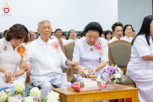 ภาพ No.316261:วันเสาร์ที่ 28 มีนาคม พ.ศ. 2569 พิธีบำเพ็ญกุศล คุณพ่อณรงค์ จินตมากุล  สิริอายุ 99 ปี 11 เดือน โยมบิดา พระครูปลัดรัตนวีรวัฒน์ (รังสฤษดิ์ อิทฺธิจินตโก) ที่ปรึกษาเจ้าคณะจังหวัดปทุมธานี เจ้าอาวาสวัดพระธรรมกาย  ณ ห้องปลูกศรัทธา 2 วัดพระธรรมกาย ปทุมธานี