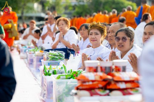 ภาพ No.310341:วันอาทิตย์ที่ 15 กุมภาพันธ์ พ.ศ. 2569 ตักบาตรพระ 1,000 รูป เมืองตรัง ปีที่ 2 ณ ลานพระบรมราชานุสาวรีย์ รัชกาลที่ 5 (หน้าศาลจังหวัดตรัง)อ.เมือง จ.ตรัง