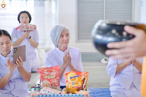 ภาพ No.345383:วันพฤหัสบดีที่ 27 สิงหาคม พ.ศ.2569 พิธีตักบาตรในวันธรรมชัย ณ สภาธรรมกายสากล วัดพระธรรมกาย ปทุมธานี