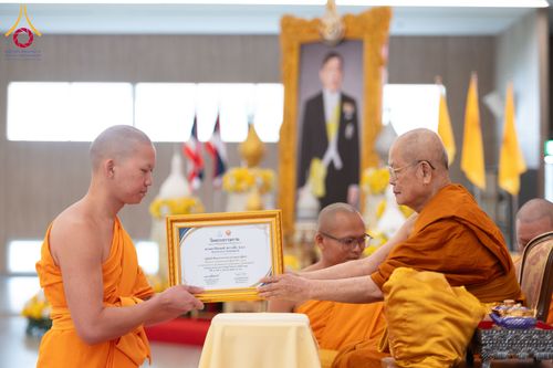 ภาพ No.346712:วันพฤหัสบดี 27 สิงหาคม พ.ศ.2569 พิธีมอบรางวัลแก่สามเณรทรงพระปาฏิโมกข์ปีที่ 4/2569
