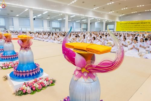 ภาพ No.318590:วันอาทิตย์ต้นเดือนที่ 5 เมษายน พ.ศ.2569 พิธีทอดผ้าป่าสมทบมหาสังฆทาน 40,000 กว่าวัดทั่วประเทศ ณ สภาธรรมกายสากล วัดพระธรรมกาย