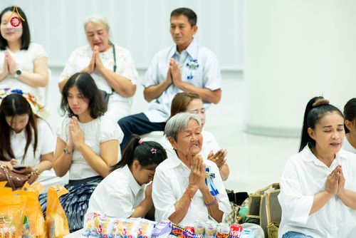 ภาพ No.322867:วันเสาร์ที่ 18 เมษายน พ.ศ. 2569 ตักบาตรฉลองพระใหม่ โครงการอุปสมบทหมู่ธรรมทายาท ระดับอุดมศึกษา รุ่นที่ 53 ภาคฤดูร้อน  ณ ฟ้องปฏิบัติธรรม ชั้นลอย 1/2 มหารัตนวิหารคด คอร์ 13 วัดพระธรรมกาย