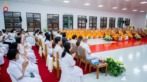 ภาพ No.314570:วันศุกร์ที่ 20 มีนาคม พ.ศ. 2569 พิธีบำเพ็ญกุศล คุณพ่อณรงค์ จินตมากุล โยมบิดา พระครูปลัดรัตนวีรวัฒน์ (รังสฤษดิ์ อิทฺธิจินตโก) ที่ปรึกษาเจ้าคณะจังหวัดปทุมธานี เจ้าอาวาสวัดพระธรรมกาย  ณ ห้องปลูกศรัทธา 2 วัดพระธรรมกาย ปทุมธานี