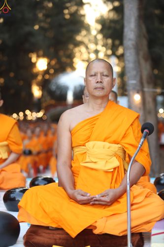 ภาพ No.289174:วันที่ 7 มกราคม พ.ศ. 2569 พิธีตักบาตรพระธรรมยาตรา ณ อนุสรณ์สถานลำดับที่ 1 สถานที่เกิดด้วยรูปกายเนื้อ อนุสรณ์สถานมหาวิหารพระมงคลเทพมุนี (โลตัสแลนด์) อ.สองพี่น้อง จ.สุพรรณบุรี ในโครงการธรรมยาตรา กตัญญูบูชา มหาปูชนียาจารย์ พระมงคลเทพมุนี(สด จนฺทสโร) พระผู้ป