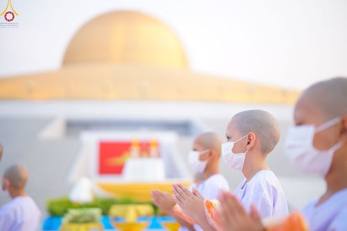 ภาพ No.79766:พิธีเวียนประทักษิณ ณ พระมหาธรรมกายเจดีย์ และพิธีวันทาเจดีย์ ในโครงการบรรพชาสามเณรฟื้นฟูพระพุทธศาสนาทั่วไทย วันเสาร์ที่ 8 เมษายน พ.ศ.2566