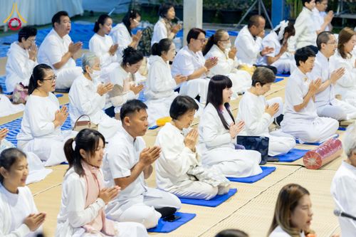 ภาพ No.288845:วันที่ 6 มกราคม พ.ศ. 2569 พิธีถวายภัตตาหารเป็นสังฆทาน แด่พระธรรมยาตรา ในโครงการธรรมยาตรา กตัญญูบูชา มหาปูชนียาจารย์ พระมงคลเทพมุนี(สด จนฺทสโร) พระผู้ปราบมาร อนุสรณ์สถาน 7 แห่ง ปีที่ 14 ณ อนุสรณ์สถานมหาวิหารพระมงคลเทพมุนี (โลตัสแลนด์) อ.สองพี่น้อง จ.สุพรร