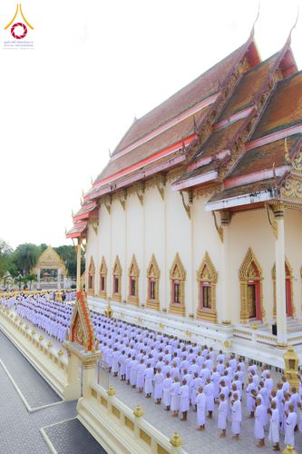 ภาพ No.278548:วันอาทิตย์ที่ 14 ธันวาคม พ.ศ.2568  พิธีเวียนประทักษิณ พิธีวันทาสีมาพระประธาน โครงการบวชบูชาธรรมมหาปูชนียาจารย์ ของศูนย์ปฏิบัติธรรมบุรีรัมย์ ณ วัดกลาง พระอารามหลวง จังหวัดบุรีรัมย์