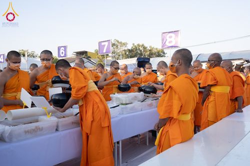 ภาพ No.289967:วันที่ 8 มกราคม พ.ศ. 2569 พิธีถวายภัตตาหารเป็นสังฆทาน แด่พระธรรมยาตรา ณ อนุสรณ์สถานคลองบางนางแท่น อ.สามพราน จ.นครปฐม ในโครงการธรรมยาตรา กตัญญูบูชา มหาปูชนียาจารย์ พระมงคลเทพมุนี(สด จนฺทสโร) พระผู้ปราบมาร อนุสรณ์สถาน 7 แห่ง ปีที่ 14