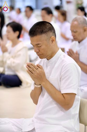 ภาพ No.284937:วันอาทิตย์ที่ 14 ธันวาคม พ.ศ.2568  พิธีปฏิบัติธรรม พิธีถวายภัตตาหารเป็นสังฆทาน พิธีมอบต้นสมบัติจักรพรรดิ ถวายแด่เจ้าอาวาสและประธานสงฆ์ 236 ศูนย์ส่งเสริมศีลธรรมทั่วโลก ณ สภาธรรมกายสากล วัดพระธรรมกาย