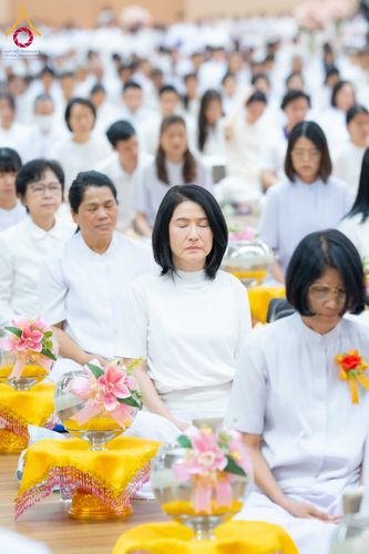 ภาพ No.310652:วันอาทิตย์ที่ 22 กุมภาพันธ์ พ.ศ. 2569 พิธีถวายโคมมาฆประทีป ณ ห้องแก้วสารพัดนึก 2 วัดพระธรรมกาย จ.ปทุมธานี