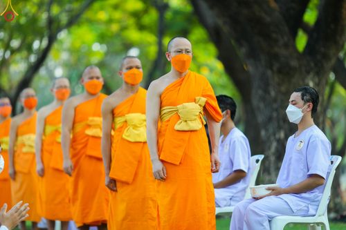 ภาพ No.80084:พิธีตัดปอยผมและปลงผมนาคธรรมทายาท โครงการอุปสมบทหมู่ธรรมทายาท พุทธศาสตร์สากลรุ่นที่ 7 (ภาคฤดูร้อน) วันอาทิตย์ที่ 9 เมษายน พ.ศ.2566