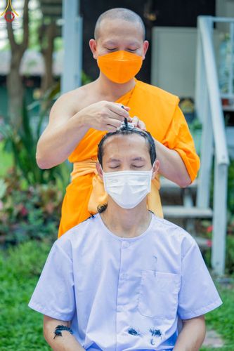 ภาพ No.78655:พิธีตัดปอยผมและปลงผมนาคธรรมทายาท  โครงการบรรพชาและอุปสมบทหมู่ วันคุ้มครองโลก วันที่ 26 มีนาคม พ.ศ.2566 ณ หมู่บ้านบรรลุธรรม วัดพระธรรมกาย