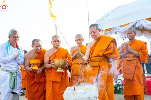 พิธีเททองหล่อพระประธาน ประจำอุโบสถวัดสายสุวพรรณ ณ มณฑลพิธีฯ ธรรมอุทยาน สัตตมหาสถาน หน้าอุโบสถวัดสายสุวพรรณ ต.คลองสี่ อ.คลองหลวง จ.ปทุมธานี วันเสาร์ที่ 1 เมษายน พ.ศ. 2566