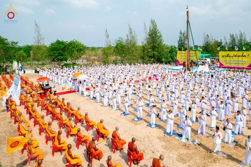 ภาพ No.327183:วันศุกร์ที่ 1 พฤษภาคม พ.ศ.2569 พิธีทอดผ้าป่า โปรยรัตนชาติ ตอกเสาเข็มมงคลต้นแรก สถาปนา “องค์พระเจดีย์เพื่อสร้างสันติภาพโลก” (แห่งแรกของภาคอีสาน) ณ ธุดงคสถานอำนาจเจริญ  อ.เมือง จ.อำนาจเจริญ