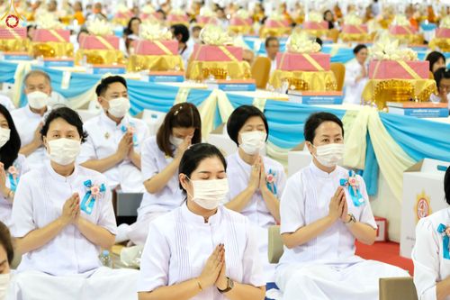 ภาพ No.85303:พิธีมุทิตาสักการะพระภิกษุ ผู้สอบได้เปรียญธรรม ๙ ประโยคระดับโลก, พิธีมอบโล่เกียรติยศและทุนการศึกษา สำนักเรียนบาลีดีเด่นทั่วประเทศ ในวันสมาธิโลก อาทิตย์ที่ 6 สิงหาคม พ.ศ. 2566 ณ สภาธรรมกายสากล วัดพระธรรมกาย