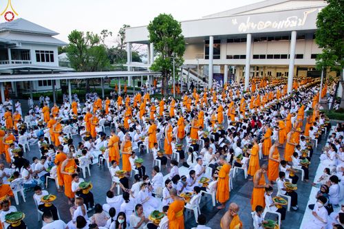 ภาพ No.78515:พิธีตัดปอยผม โครงการหน่อแก้วเปรียญธรรมรุ่นที่ 11  วันที่ 26 มีนาคม พ.ศ.2566  ณ หมู่กุฏิสามเณร อาคารค่ายจองแชมป์ วัดพระธรรมกาย