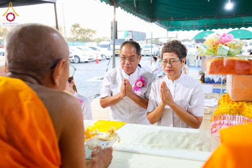 ภาพ No.301055:วันที่ 23 มกราคม พ.ศ. 2569 พิธีถวายภัตตาหารเป็นสังฆทาน แด่พระธรรมยาตรา ณ อนุสรณ์สถานบางปลา วัดบางปลา อำเภอบางเลน จังหวัดนครปฐม ในโครงการธรรมยาตรา กตัญญูบูชา มหาปูชนียาจารย์ พระมงคลเทพมุนี(สด จนฺทสโร) พระผู้ปราบมาร อนุสรณ์สถาน 7 แห่ง ปีที่ 14