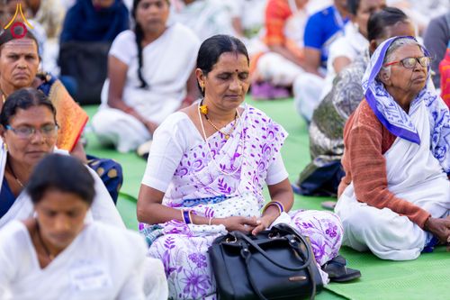 ภาพ No.283752:วันที่ 6-7 ธันวาคม พ.ศ. 2568  พิธีรับมอบหนังสือแสดงเจตจำนงถวายสิทธิครอบครองและใช้ประโยชน์วัดสันติวัน เมืองนาคปูร์  พิธีจุดโคมประทีปถวายเป็นพุทธบูชา และอุทิศบุญกุศลแด่ ดร.บี.อาร์. อัมเบดการ์  พิธีบูชาข้าวพระถ่ายทอดสดจากประเทศไทย