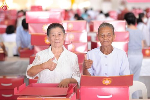 ภาพ No.212145:วันจันทร์ที่ 17 มีนาคม พ.ศ. 2568 บุญบรรจุกล่องไทยธรรม เพื่อถวายแด่พระสังฆาธิการ 40,000 กว่าวัดทั่วไทย ในวันคุ้มครองโลก 22 เมษายน พ.ศ. 2568 ณ บ้านแก้วเรือนทองคุณยายฯ วัดพระธรรมกาย