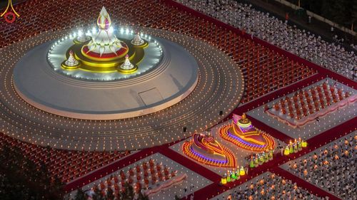 ภาพ No.192756:พิธีจุดประทีปถวายเป็นพุทธบูชา และบูชาธรรมมหาปูชนียาจารย์ ณ อนุสรณ์สถานคลองบางนางแท่น อ.สามพราน จ.นครปฐม ในโครงการธรรมยาตรา กตัญญูบูชา มหาปูชนียาจารย์ พระมงคลเทพมุนี(สด จนฺทสโร) พระผู้ปราบมาร อนุสรณ์สถาน 7 แห่ง ปีที่ 13 วันที่ 10 มกราคม พ.ศ. 2568