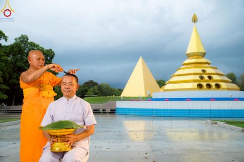 ภาพ No.223269:วันที่ 2 -10 พฤษภาคม พ.ศ. 2568 พิธีตัดปอยผม ปลงผม พิธีขอขมาลาอุปสมบทอุทิศชีวิต ของอุบาสก พิสิทธิ์ หมื่นแกล้ว  ณ วัดพระธรรมกาย