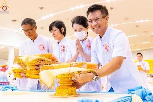 ภาพ No.160243:พิธีทอดผ้าป่าสมทบกฐินวัดพระธรรมกาย และสมทบกฐิน 30,000 วัดทั่วไทย ครั้งที่ 3 ณ สภาธรรมกายสากล วัดพระธรรมกาย วันพฤหัสบดีที่ 10 ตุลาคม พ.ศ. 2567