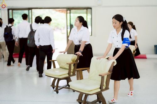 ภาพ No.243179:วันพฤหัสบดีที่ 4 กันยายน พ.ศ. 2568 เวลา 07.00-08.15 น. มหาวิทยาลัยเกษตรศาสตร์ กำแพงแสน ร่วมทำบุญตักบาตร Freshy KU85 พระสงฆ์ 85 รูป