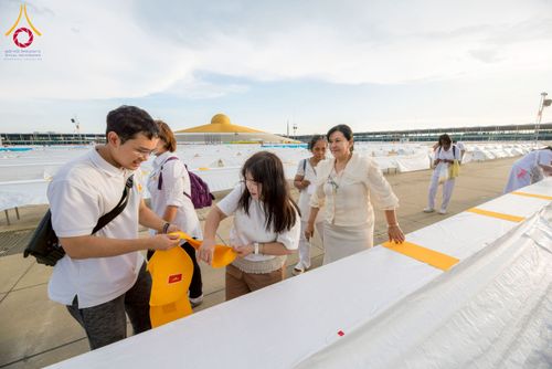 ภาพ No.217856:วันที่ 10-14 เมษายน พ.ศ. 2568 เจ้าหน้าที่อาสาสมัคร เตรียมงานวันคุ้มครองโลก ชุดที่ 2 วัดพระธรรมกาย จ.ปทุมธานี