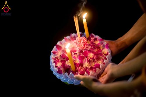 ภาพ No.266417:วันพุธที่ 5 พฤศจิกายน พ.ศ. 2568 (วันพระ ขึ้น 15 ค่ำ เดือน 12) พิธีลอยกระทงธรรม  ณ สระมหาเศรษฐีทะเลบุญ มหาวิหารพระมงคลเทพมุนี วัดพระธรรมกาย จ.ปทุมธานี