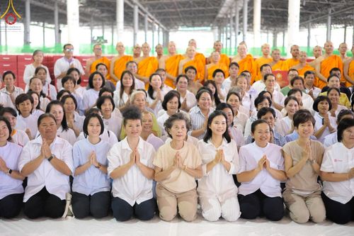 ภาพ No.212377:วันพุธที่ 19 มีนาคม พ.ศ. 2568 การบรรจุไทยธรรมลงกล่องสำเร็จ 43,500 กล่อง เพื่อถวายแด่พระสังฆาธิการ 40,000 กว่าวัดทั่วไทย ในวันคุ้มครองโลก 22 เมษายน พ.ศ. 2568 ณ บ้านแก้วเรือนทองคุณยายฯ วัดพระธรรมกาย