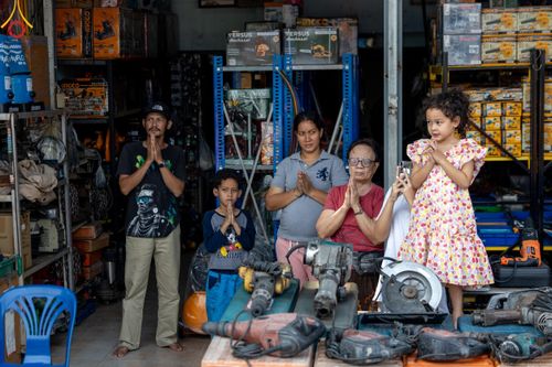 ภาพ No.120135:พิธีต้อนรับพระธรรมยาตรา ในโครงการธรรมยาตรา กตัญญูบูชา มหาปูชนียาจารย์ พระมงคลเทพมุนี(สด จนฺทสโร) พระผู้ปราบมาร อนุสรณ์สถาน 7 แห่ง ปีที่ 12 วันที่ 28 มกราคม พ.ศ. 2567 ณ วัดพระธรรมกาย จ.ปทุมธานี