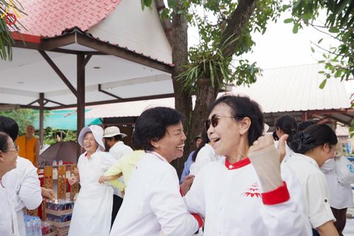 ภาพ No.115894:V.15 สามัคคี การเตรียมงาน เก็บงาน การรับบุญของเจ้าหน้าที่หน่วยงานต่างๆ เพื่อโครงการธรรมยาตรา กตัญญูบูชามหาปูชนียาจารย์ พระมงคลเทพมุนี (สด จนฺทสโร) พระผู้ปราบมาร อนุสรณ์สถาน 7 แห่ง ปีที่ 12 ระหว่างวันที่ 2 - 31 มกราคม พ.ศ.2567