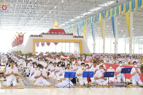 ภาพ No.205975:พิธีตักบาตร และ พิธีบูชาข้าวพระ ในวันอาทิตย์ต้นเดือน 2 กุมภาพันธ์ พ.ศ. 2568 ณ สภาธรรมกายสากล วัดพระธรรมกาย