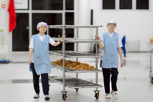 ภาพ No.243372:วันที่ 23-31 สิงหาคม พ.ศ. 2568 เจ้าหน้าที่ทุกสถานะ ทุ่มเทจัดงาน สัมมนารวมใจผู้นำบุญ เพื่องานกฐินสามัคคีทั่วไทย 30,000 วัด บูชาธรรม 81 ปี หลวงพ่อธัมมชโย