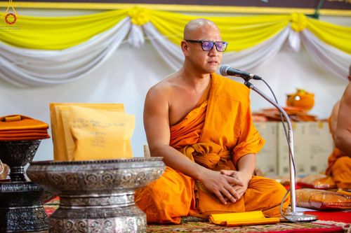 ภาพ No.162849:โครงการกฐินสามัคคีทั่วไทย 30,000 วัด บูชาธรรม 80 ปี หลวงพ่อธัมมชโย โดย คณะศิษยานุศิษย์วัดพระธรรมกาย ณ วัดโบสถ์บน จ.นนทบุรี วันที่ 19 ตุลาคม พ.ศ. 2567