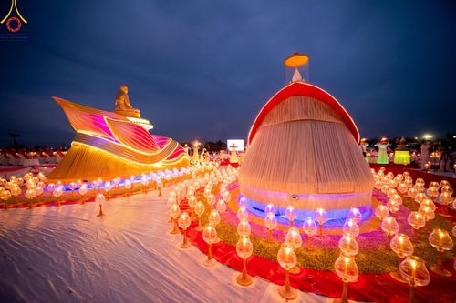 ภาพ No.118304:พิธีจุดประทีปถวายเป็นพุทธบูชา และบูชาธรรมมหาปูชนียาจารย์ พระมงคลเทพมุนี(สด จนฺทสโร) วันที่ 24 มกราคม พ.ศ. 2567 ณ อนุสรณ์สถานบางปลา อ.บางเลน จ.นครปฐม