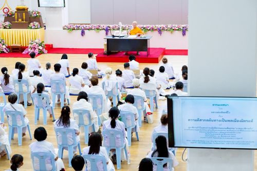 ภาพ No.242842:วันที่ 29-31 สิงหาคม พ.ศ. 2568 องค์กรภาคีเครือข่าย “บวร” (บ้าน-วัด-โรงเรียน-ราชการ) อ.คลองหลวง จัดบวชอุบาสิกาแก้ว ถวายพระราชกุศลแด่สมเด็จพระพันปีหลวง - กตัญญูบูชาแด่ผู้มีพระคุณ