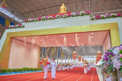 ภาพ No.167822:พิธีทอดกฐิน และ พิธีกรานกฐิน ในวันอาทิตย์ที่ 3 พฤศจิกายน พ.ศ. 2567 ณ วัดพระธรรมกาย จ.ปทุมธานี